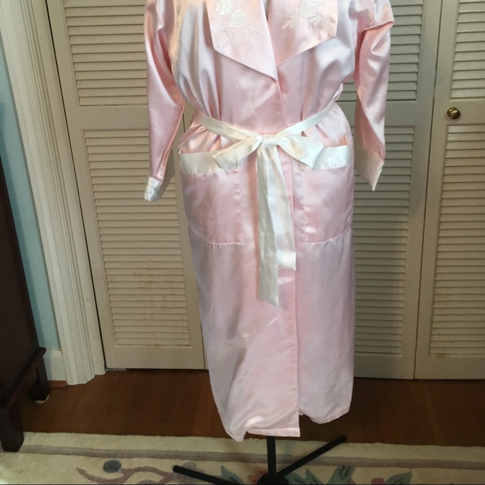 Lounging Robe - Picture 2 of 3